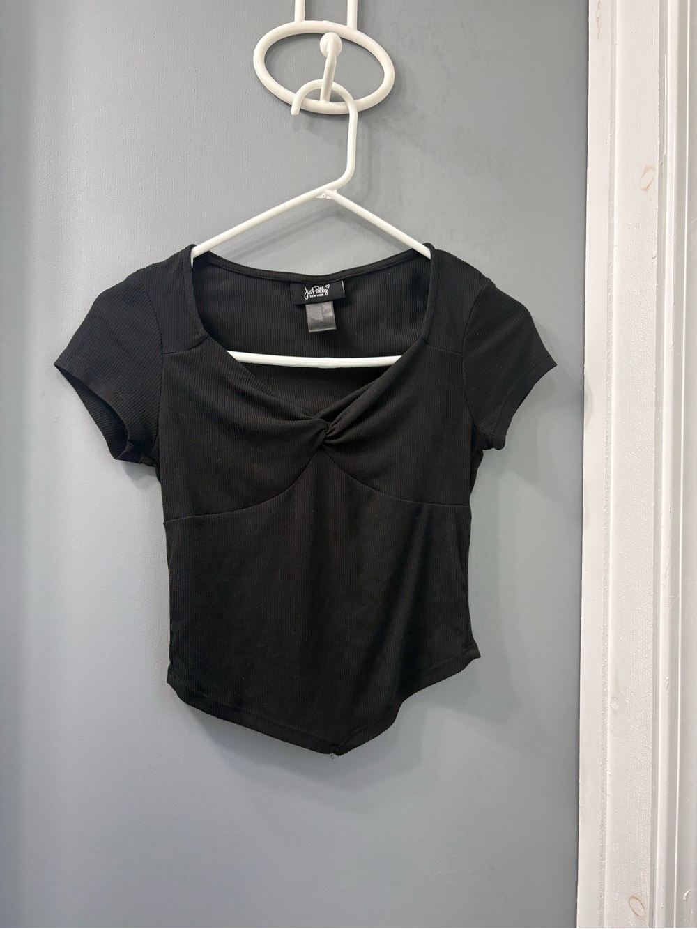 JustFab Black Twist-Front Ribbed Crop Top